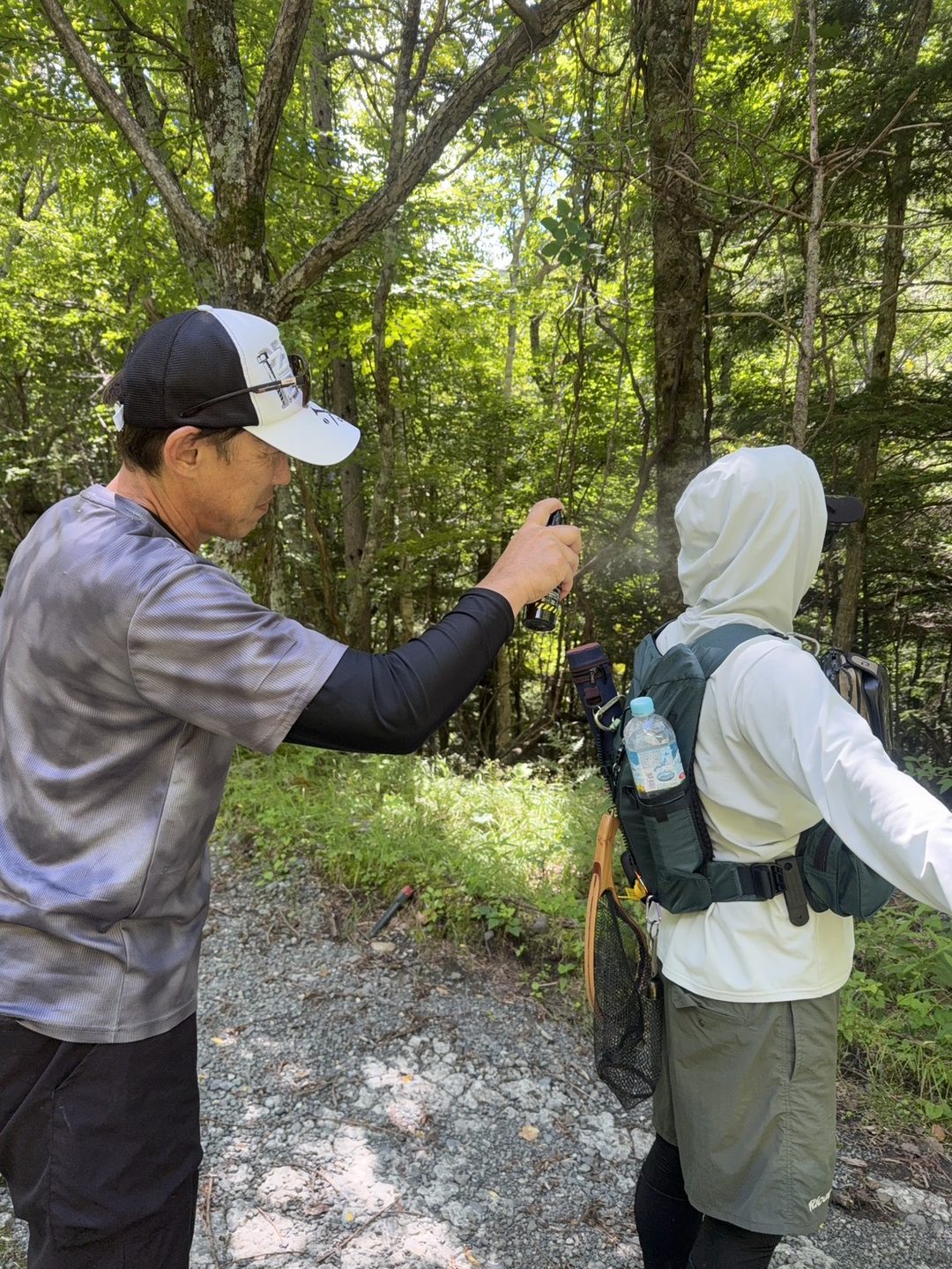 登山 装備にスプレー